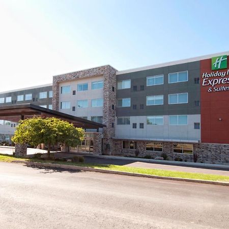 Holiday Inn Express & Suites Johnstown By Ihg Eksteriør bilde