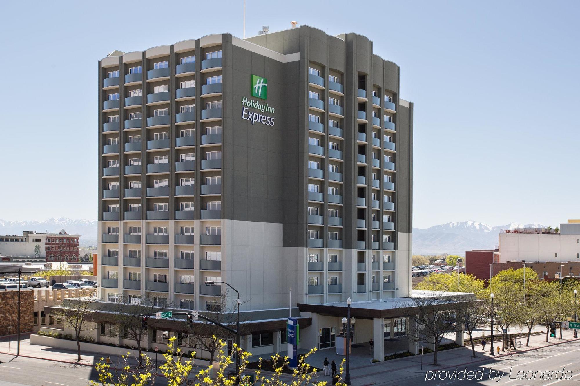 Holiday Inn Express & Suites Johnstown By Ihg Eksteriør bilde