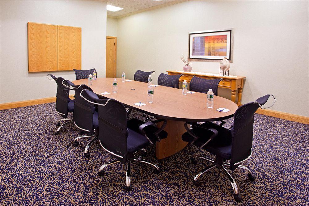 Holiday Inn Express & Suites Johnstown By Ihg Eksteriør bilde