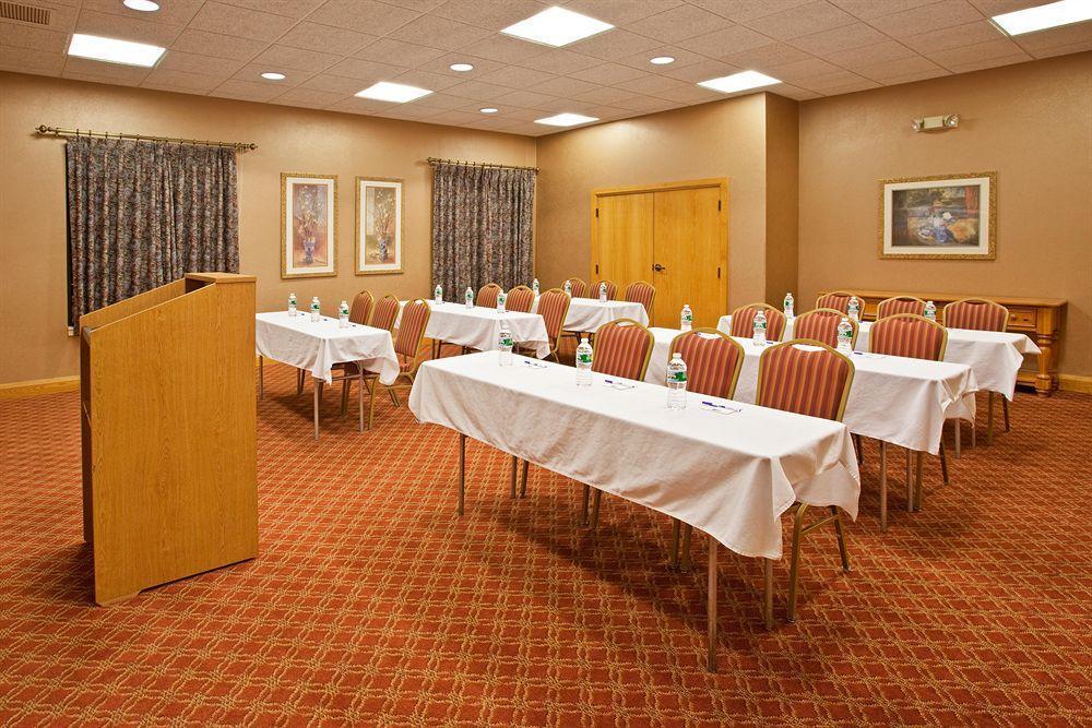 Holiday Inn Express & Suites Johnstown By Ihg Eksteriør bilde