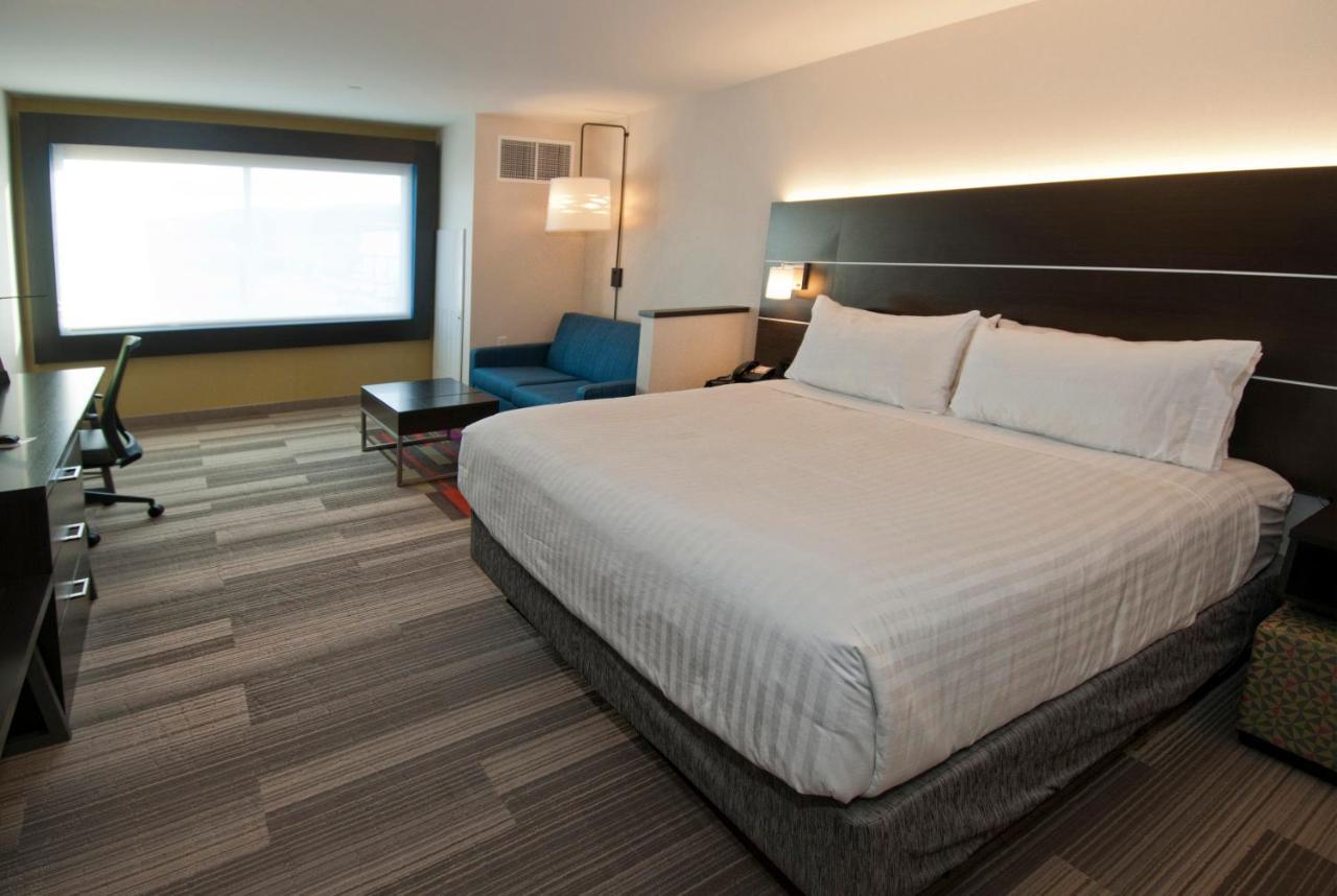 Holiday Inn Express & Suites Johnstown By Ihg Eksteriør bilde