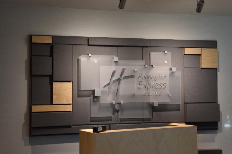 Holiday Inn Express & Suites Johnstown By Ihg Eksteriør bilde