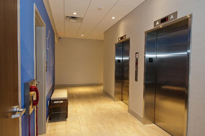 Holiday Inn Express & Suites Johnstown By Ihg Eksteriør bilde